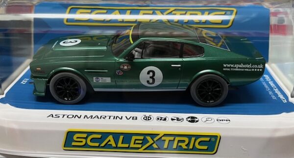 Scalextric, C4256, Aston Martin V8 Chris Scragg Racing, skala 1:32