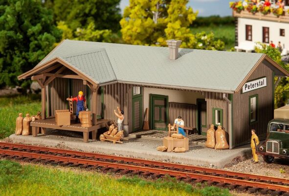 FALLER, 131394, Landsbygdsstation, Plastbyggsats, Skala H0.